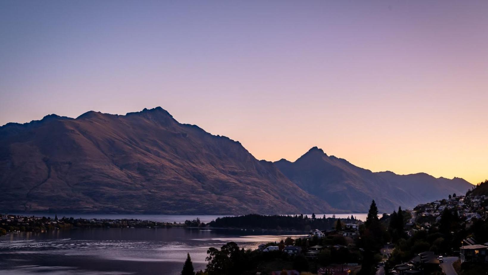 The Tiers- Hot Tub- Ac- Bbq- Free Parking Villa Queenstown Bagian luar foto