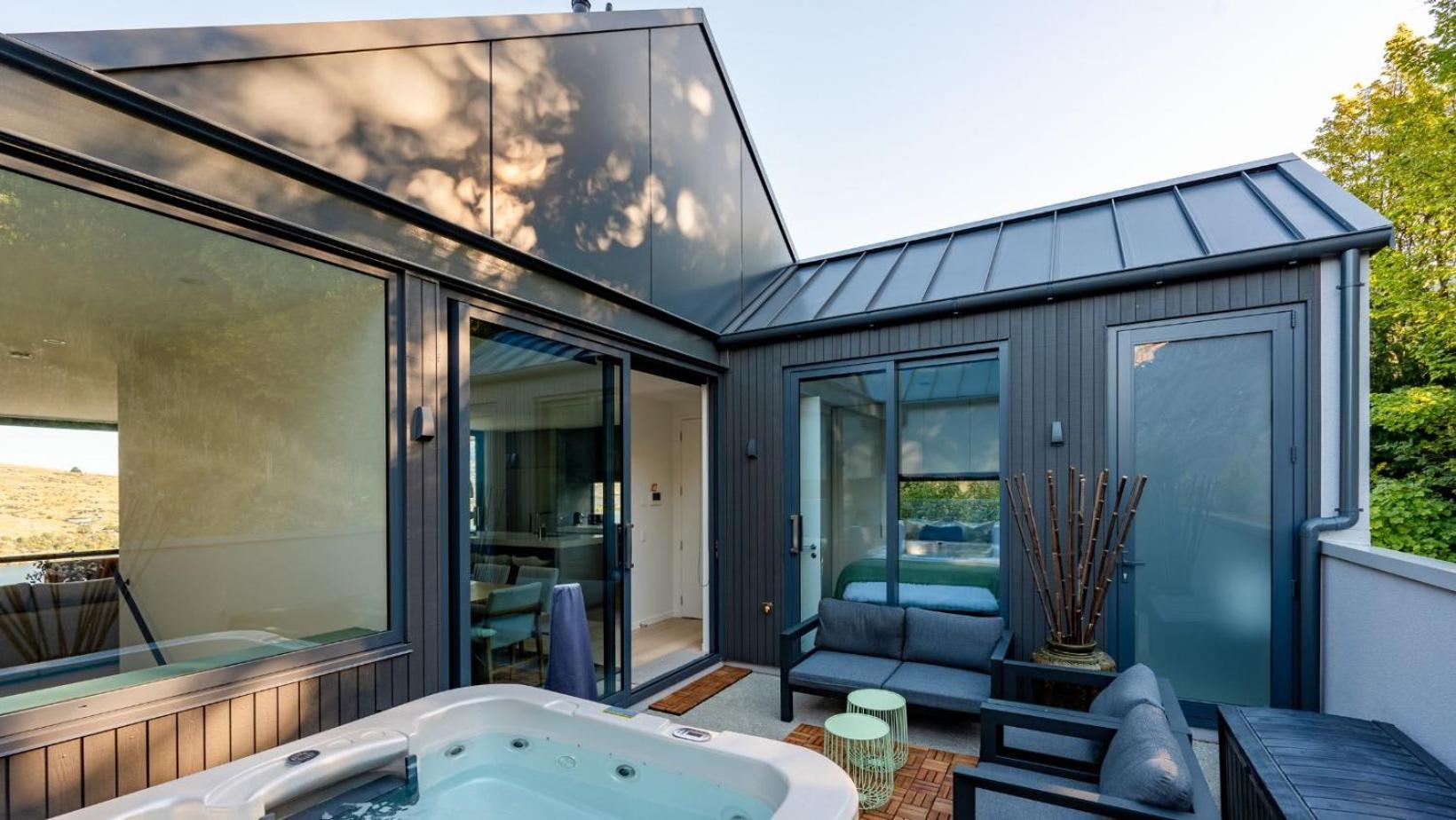 The Tiers- Hot Tub- Ac- Bbq- Free Parking Villa Queenstown Bagian luar foto