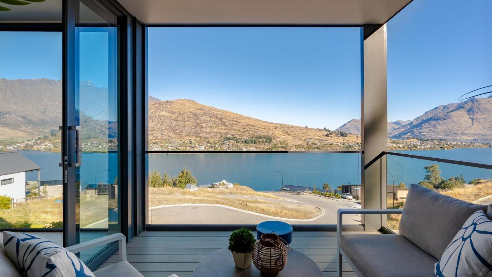 The Tiers- Hot Tub- Ac- Bbq- Free Parking Villa Queenstown Bagian luar foto