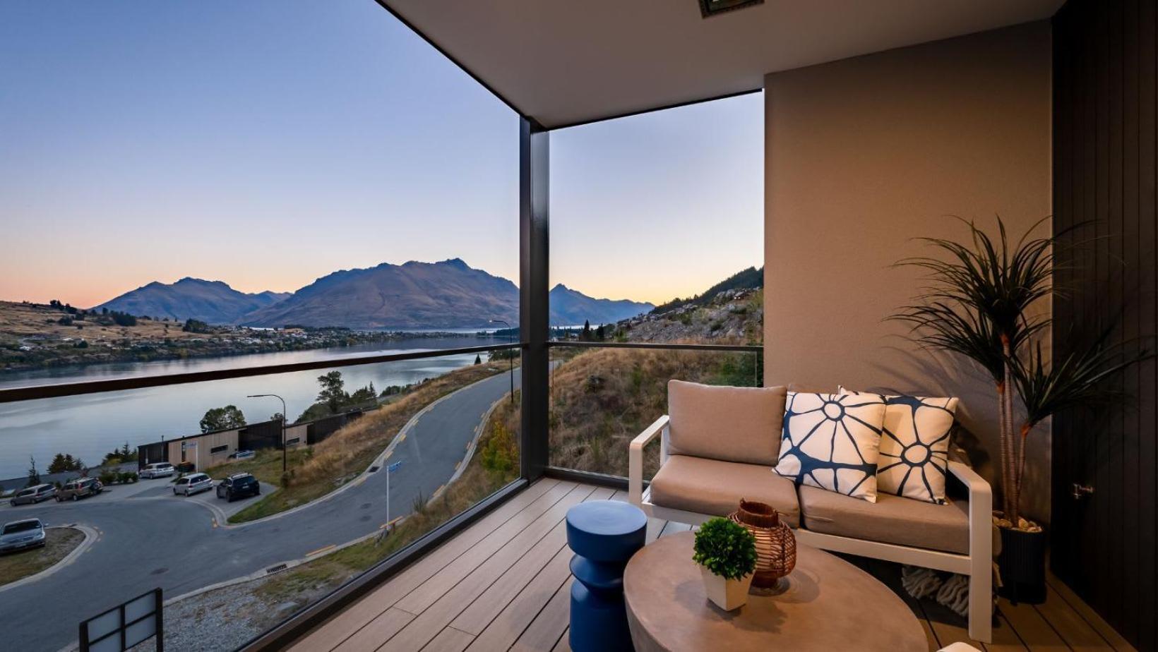 The Tiers- Hot Tub- Ac- Bbq- Free Parking Villa Queenstown Bagian luar foto