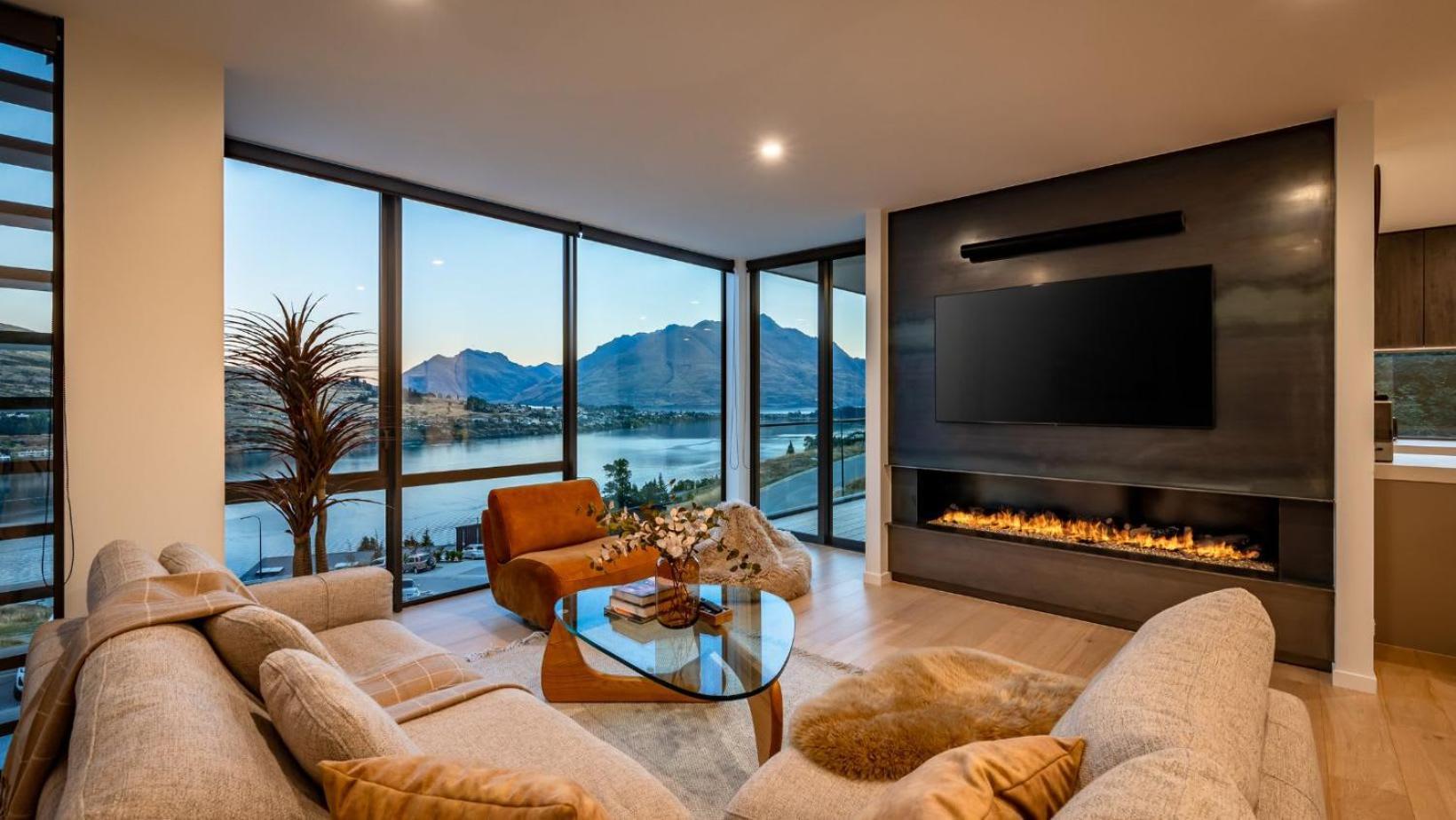 The Tiers- Hot Tub- Ac- Bbq- Free Parking Villa Queenstown Bagian luar foto