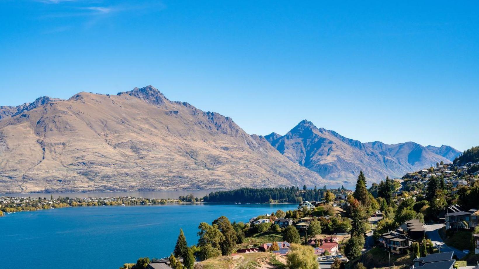 The Tiers- Hot Tub- Ac- Bbq- Free Parking Villa Queenstown Bagian luar foto