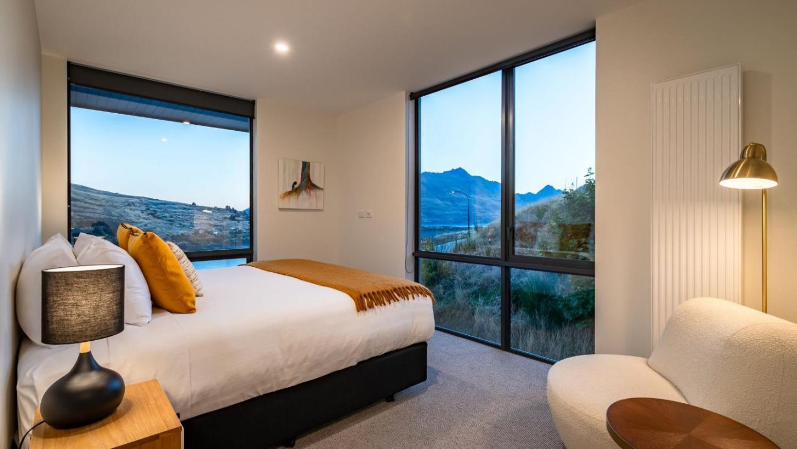 The Tiers- Hot Tub- Ac- Bbq- Free Parking Villa Queenstown Bagian luar foto