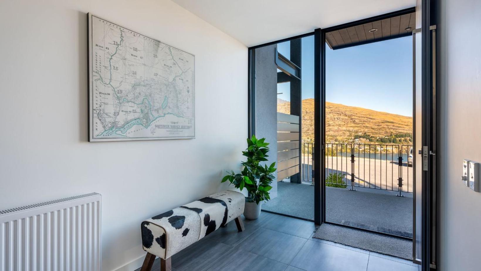 The Tiers- Hot Tub- Ac- Bbq- Free Parking Villa Queenstown Bagian luar foto