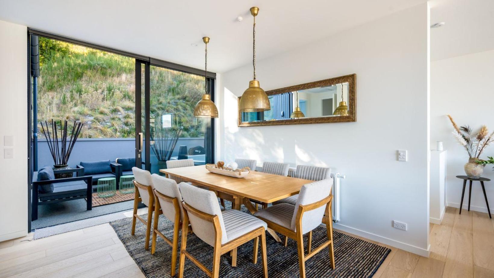The Tiers- Hot Tub- Ac- Bbq- Free Parking Villa Queenstown Bagian luar foto